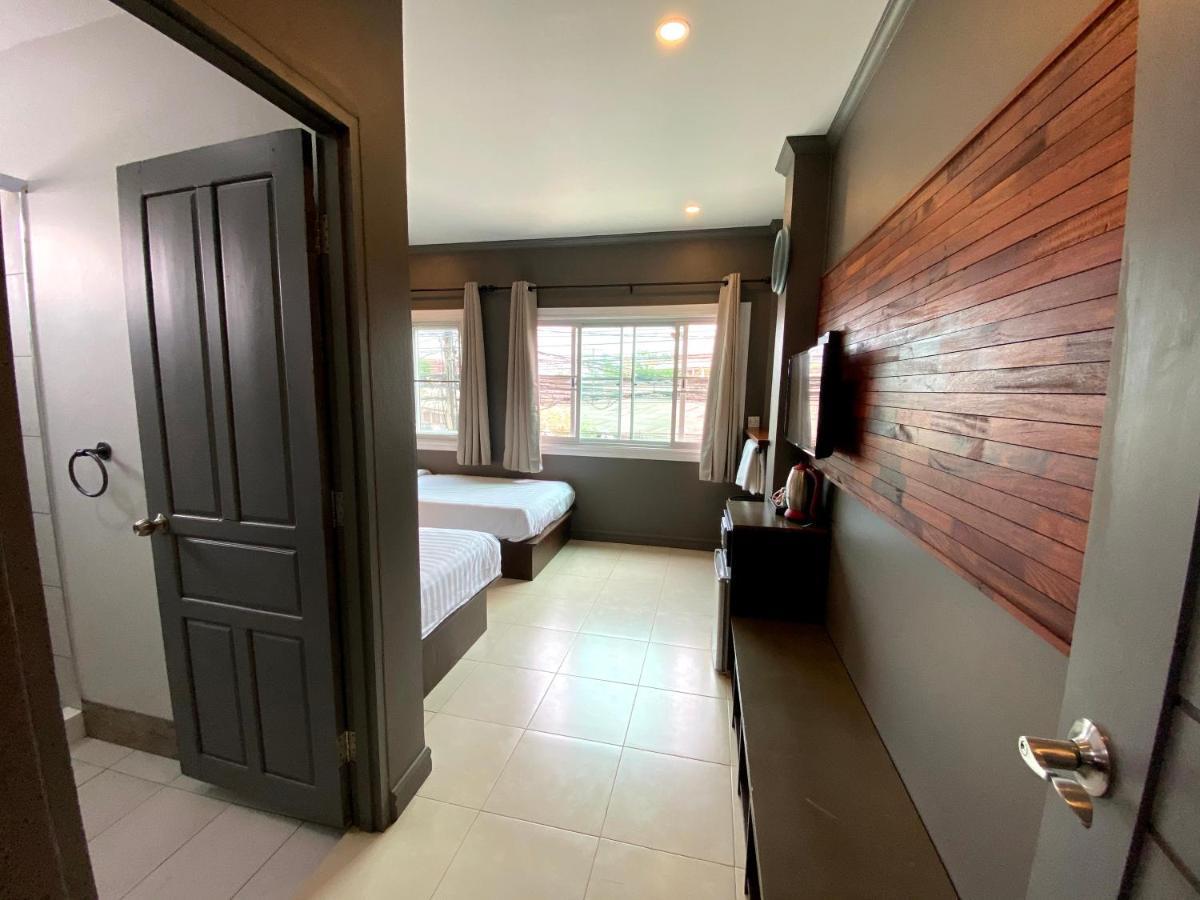 Patuxay Place Vientiane Buitenkant foto