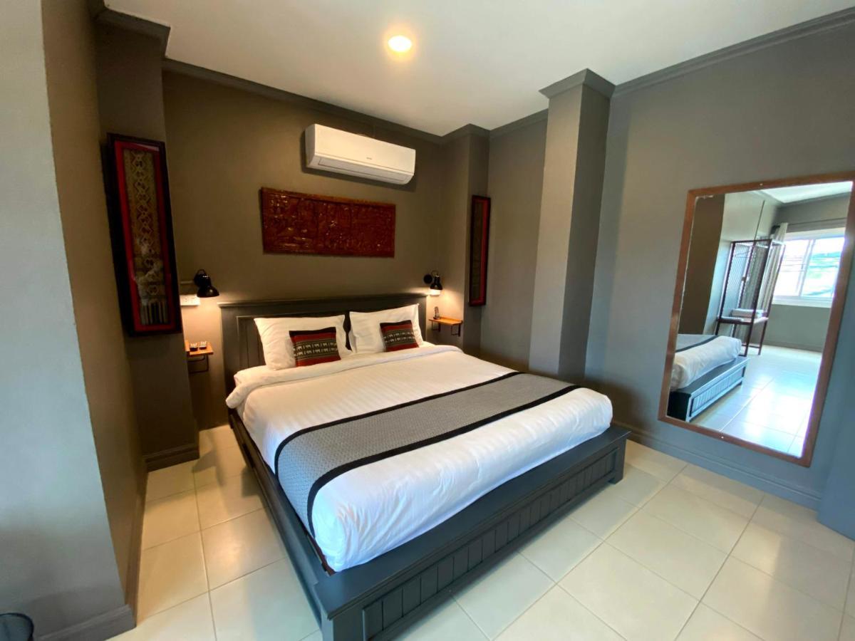 Patuxay Place Vientiane Buitenkant foto