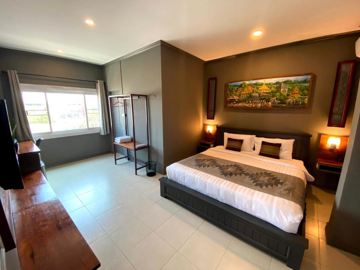Patuxay Place Vientiane Buitenkant foto